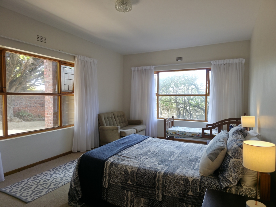 6 Bedroom Property for Sale in Jeffreys Bay Central Eastern Cape